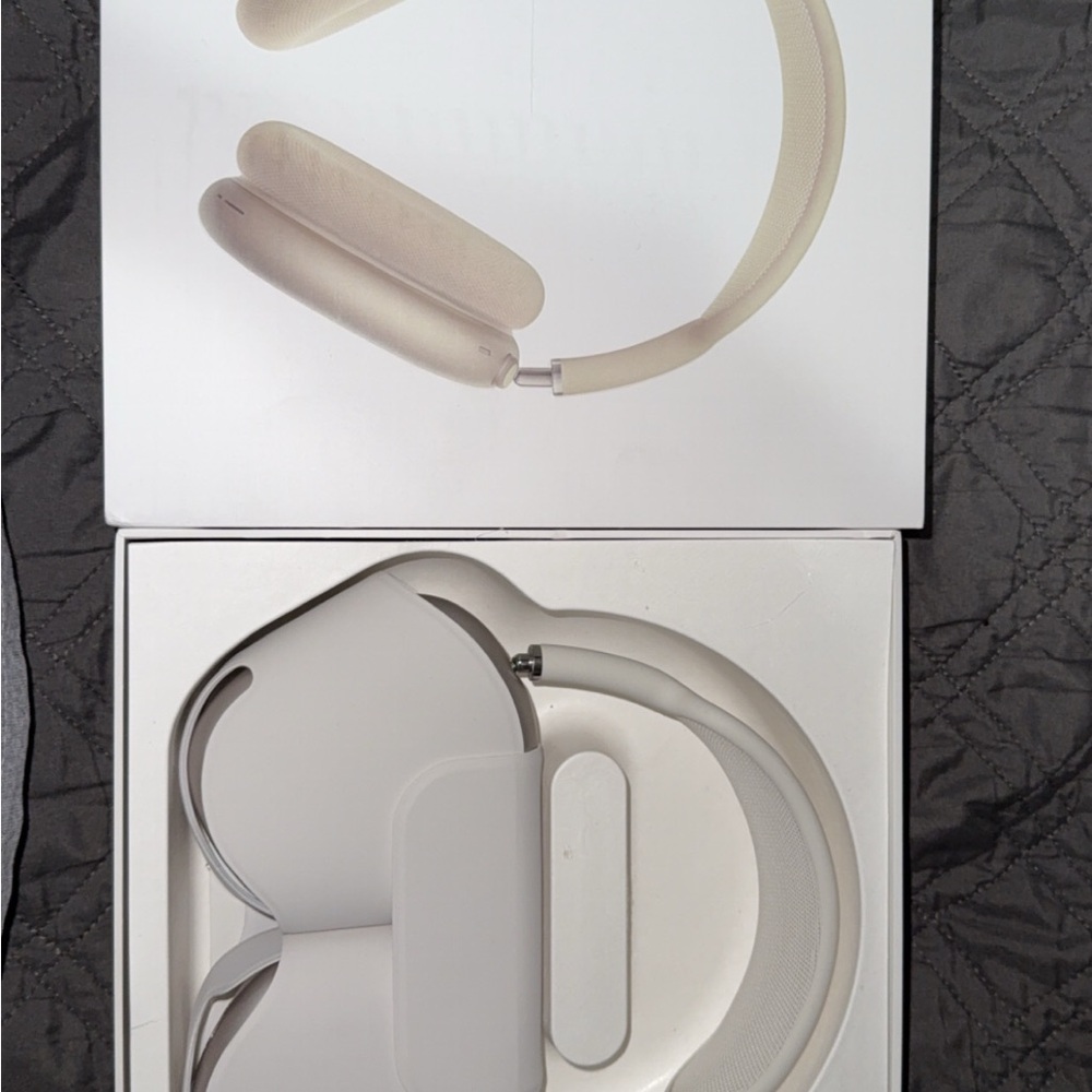 Apple AirPods Max in Silver (New)